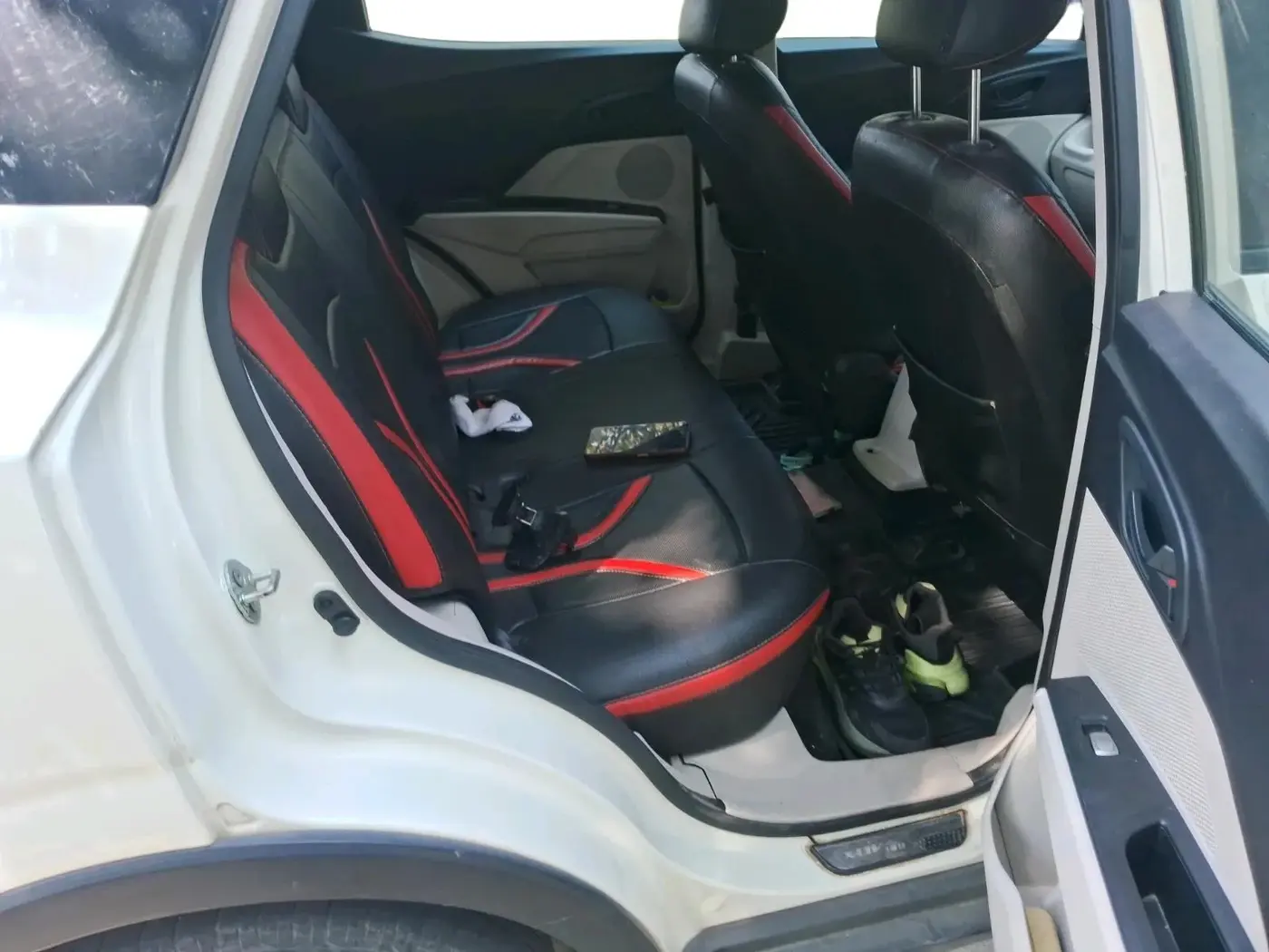 2023 Mahindra XUV300 W6 1.5 Diesel, Diesel, Manual, 83,376 km, interior