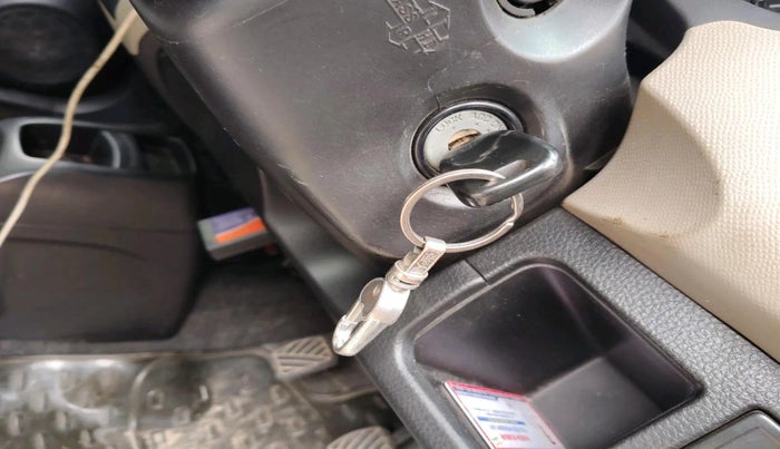 2014 Maruti Wagon R 1.0 LXI, CNG, Manual, 90,071 km, interior