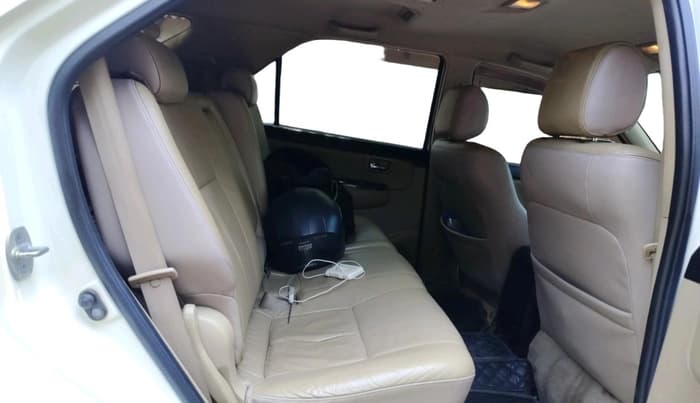 2016 Toyota Fortuner 3.0 4X2 AT, Diesel, Automatic, 1,73,986 km, interior