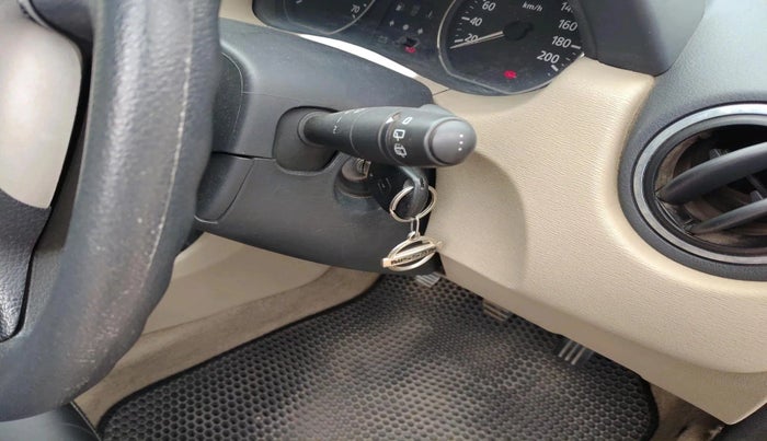 2014 Nissan Terrano XL (D), Diesel, Manual, 1,21,030 km, interior