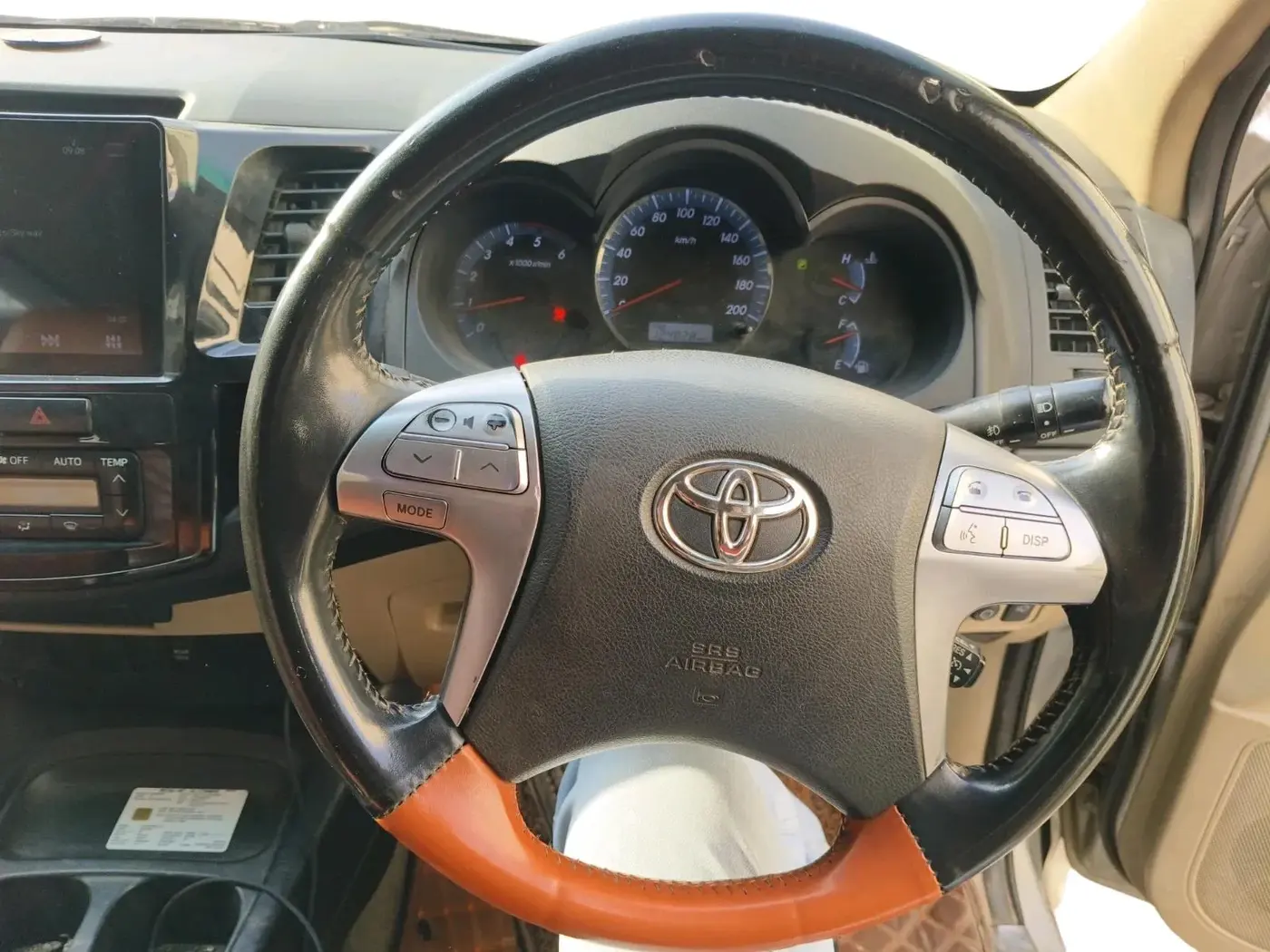 2015 Toyota Fortuner 3.0 4X2 AT, Diesel, Automatic, 1,24,828 km, interior