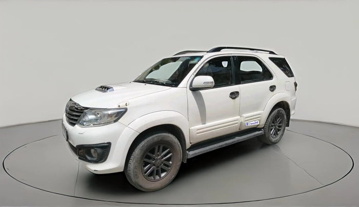 2015 Toyota Fortuner 3.0 4X2 AT, Diesel, Automatic, 96,380 km, exterior