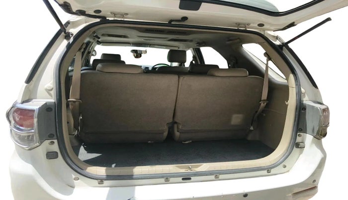 2015 Toyota Fortuner 3.0 4X2 AT, Diesel, Automatic, 96,380 km, exterior