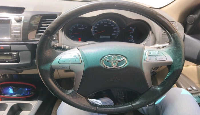 2015 Toyota Fortuner 3.0 4X2 AT, Diesel, Automatic, 96,380 km, interior