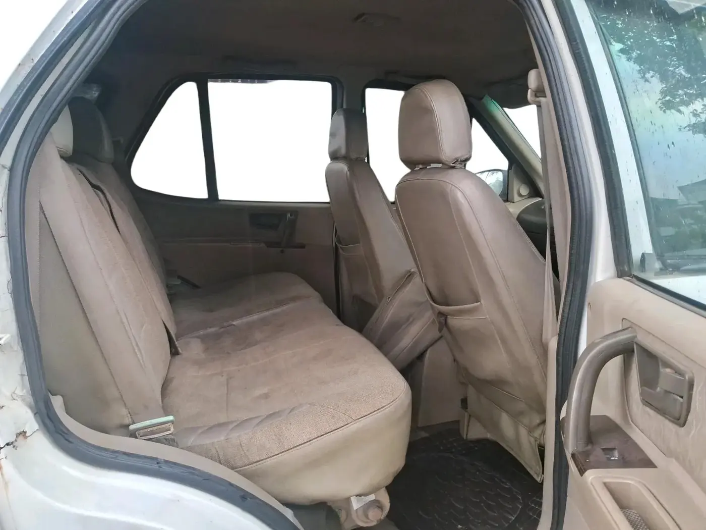 2012 Tata Safari 4X2 LX DICOR, Diesel, Manual, 1,05,943 km, interior