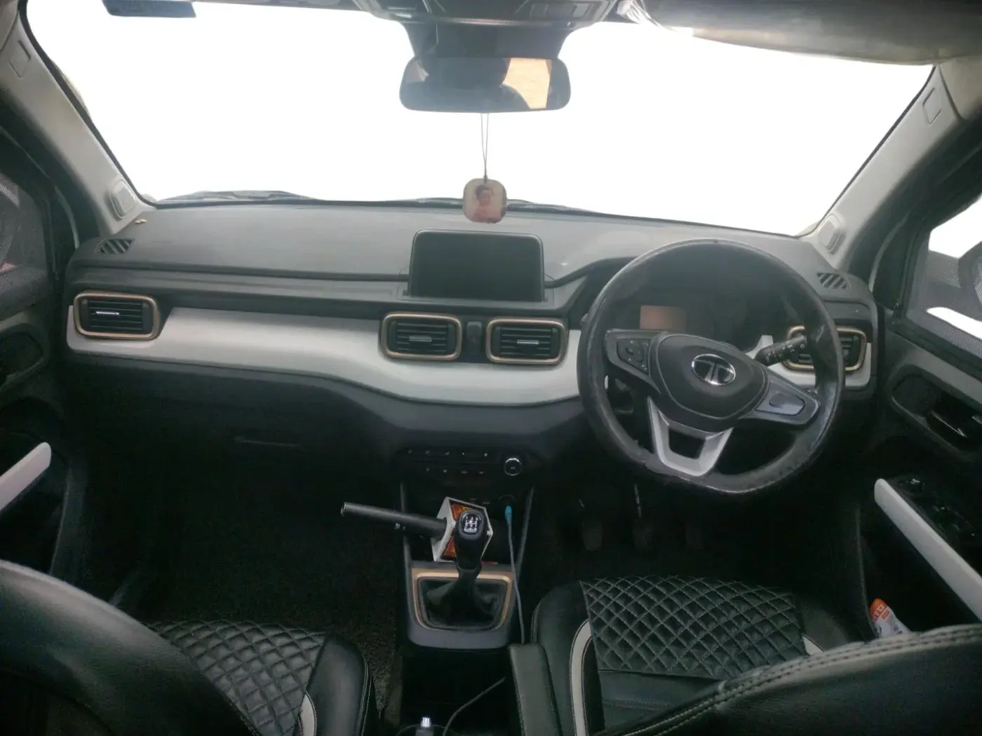 2024 Tata PUNCH ACCOMPLISHED DAZZLE SUNROOF CNG MT, CNG, Manual, 34,897 km, interior