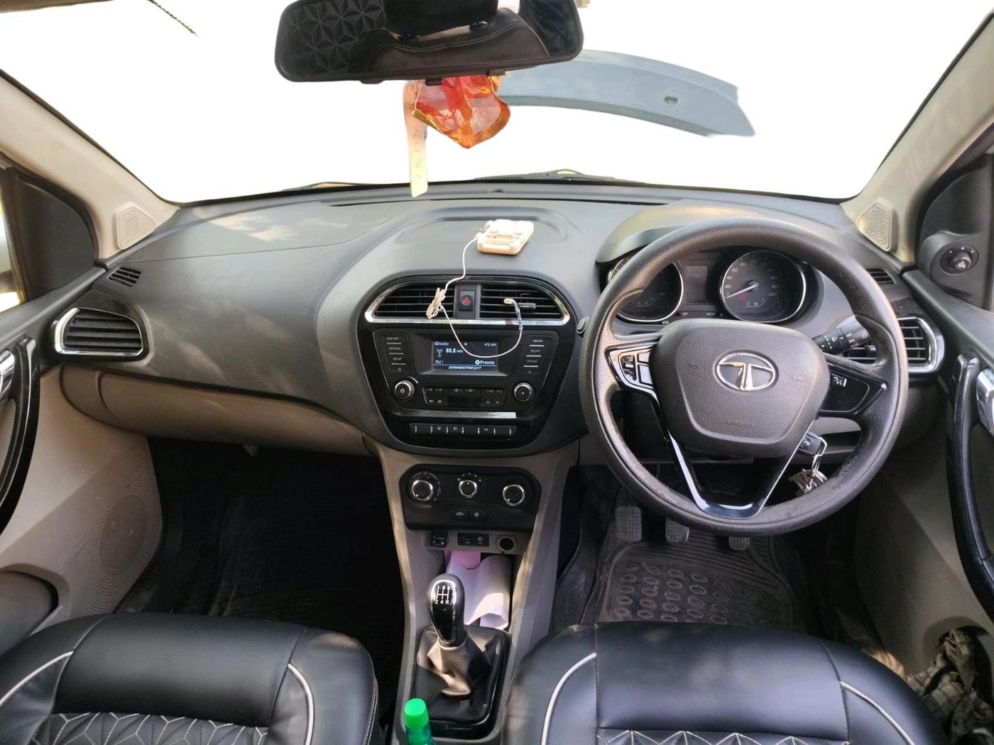 2018 Tata Tiago XZ PETROL, CNG, Manual, 1,00,217 km, interior
