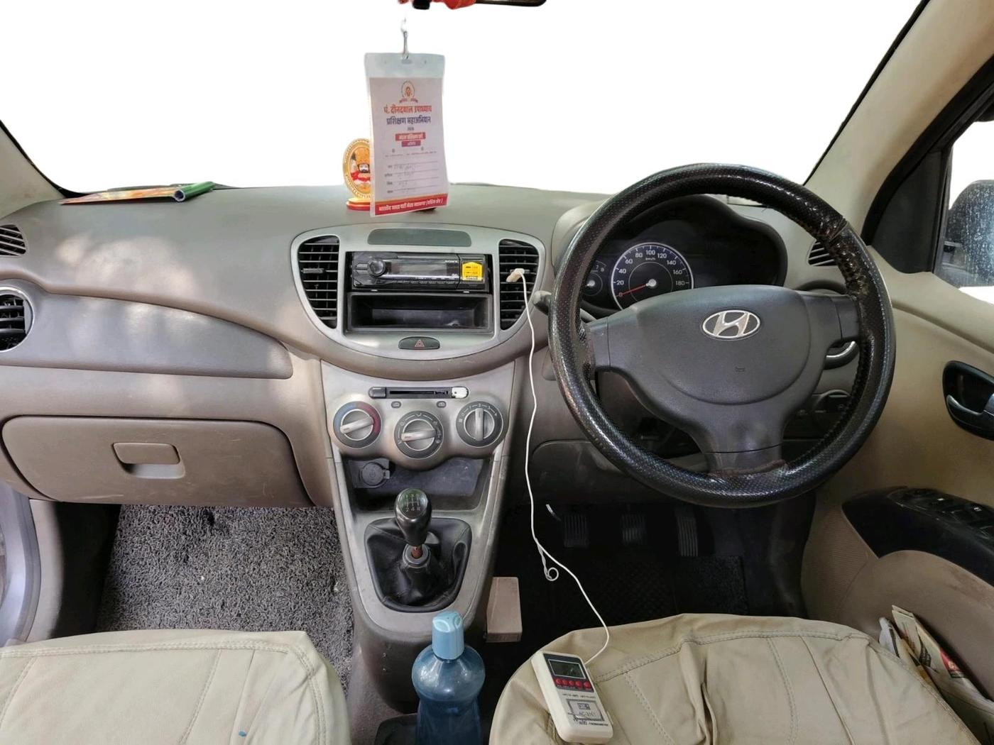 2012 Hyundai i10 MAGNA 1.2, CNG, Manual, 95,244 km, interior