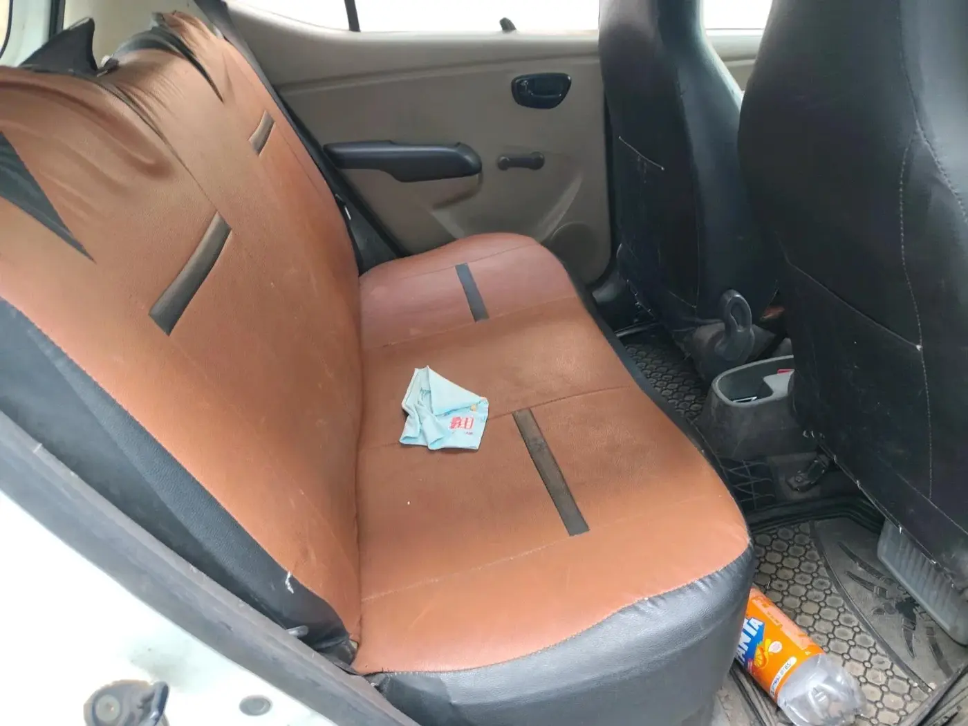 2013 Hyundai i10 ERA 1.1, CNG, Manual, 2,13,425 km, interior