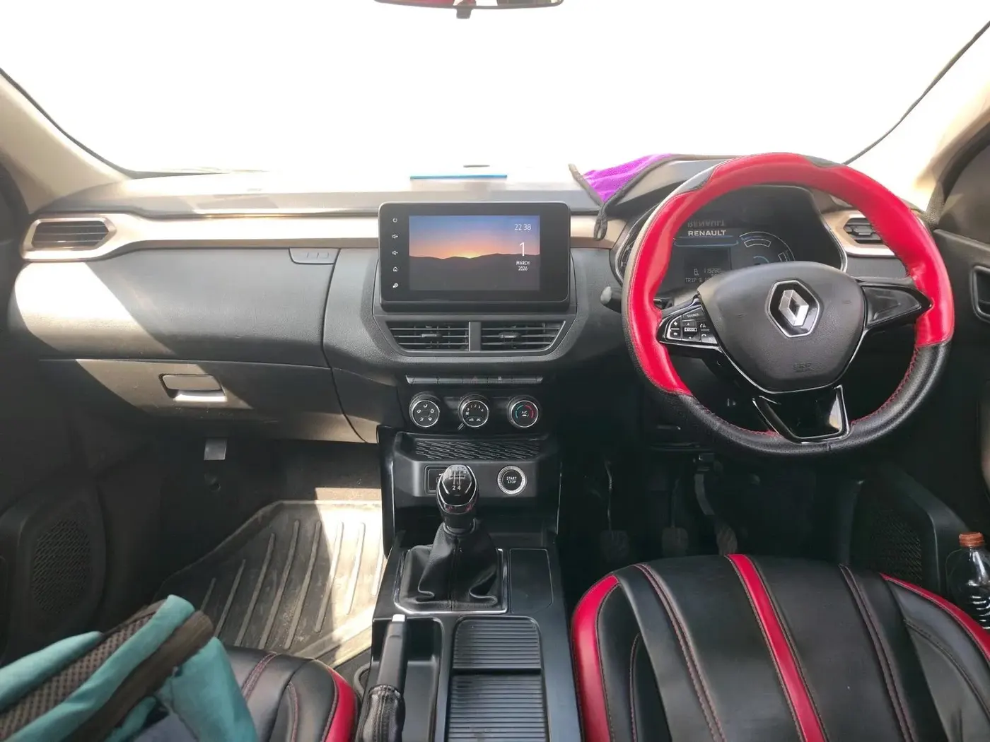 2022 Renault Kiger RXT (O) MT, Petrol, Manual, 1,19,280 km, interior