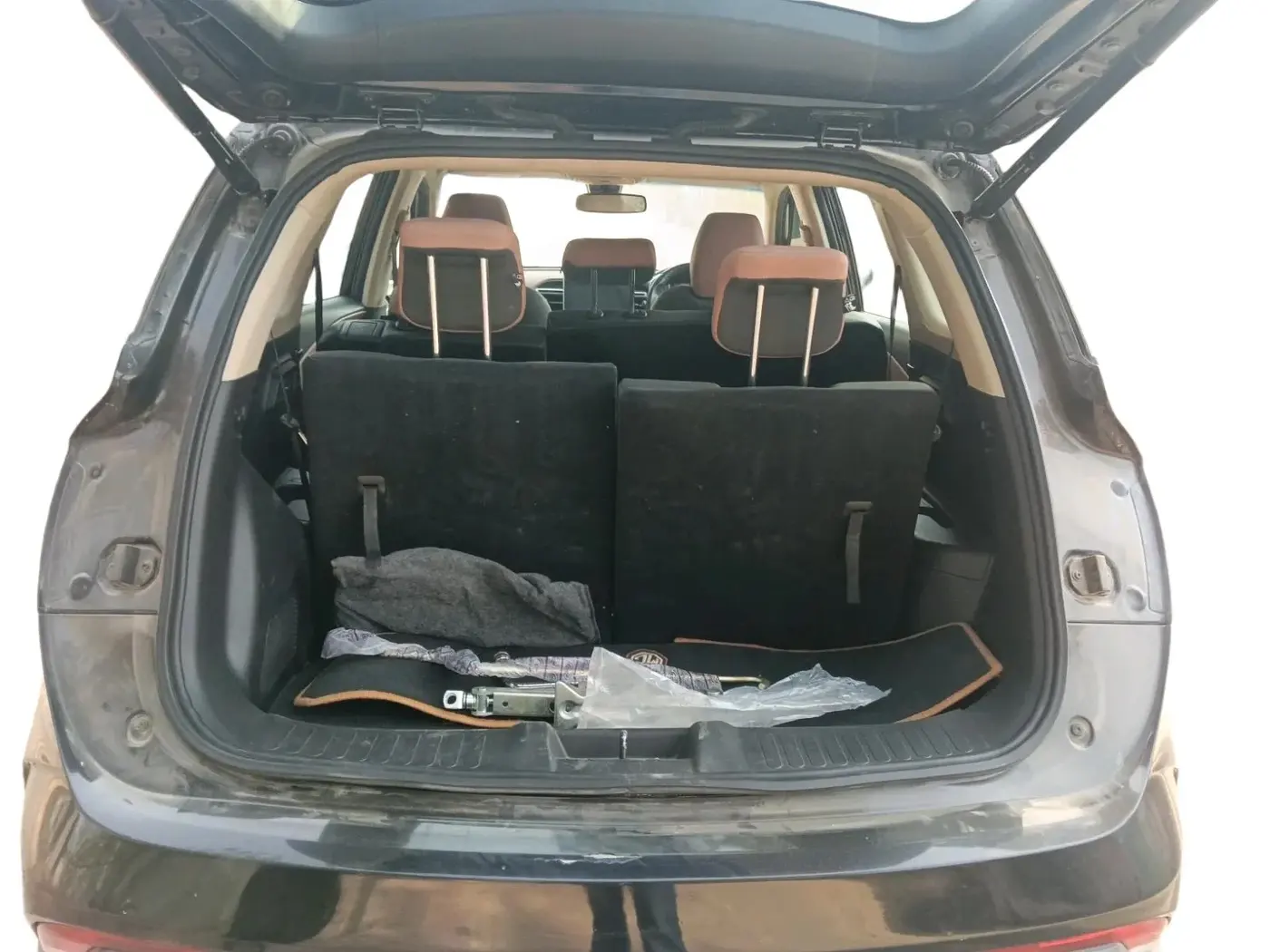 2023 MG HECTOR PLUS SHARP PRO 1.5 PETROL TURBO CVT 7 STR, Petrol, Automatic, 20,937 km, exterior