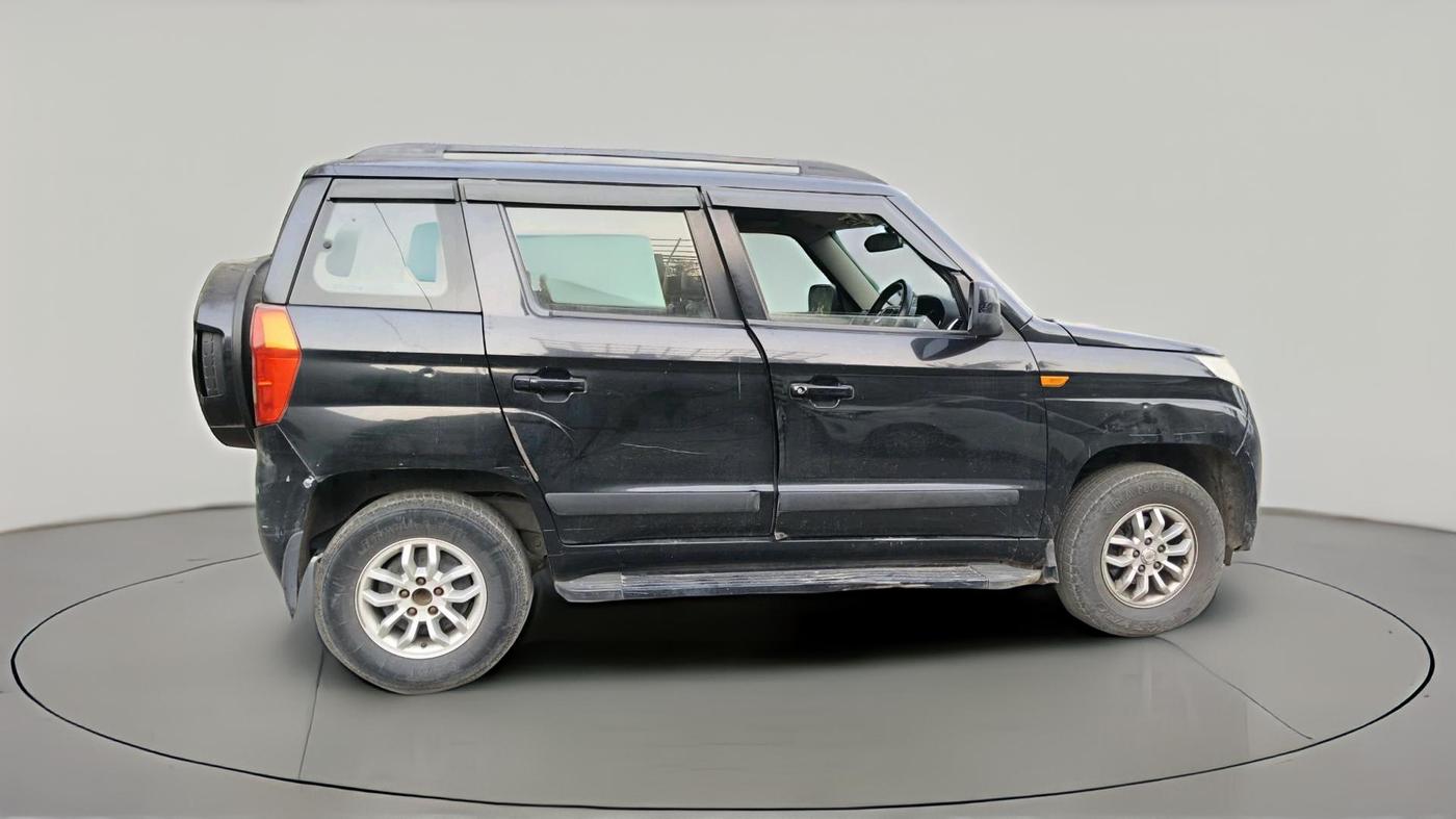 2016 Mahindra TUV300 T8, Diesel, Manual, 1,06,144 km, exterior