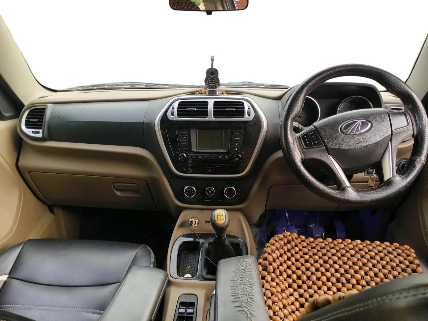 2016 Mahindra TUV300 T8, Diesel, Manual, 1,06,144 km, interior