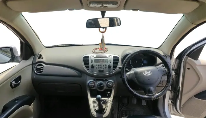 2011 Hyundai i10 SPORTZ 1.2, CNG, Manual, 1,47,802 km, interior