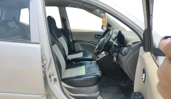 2011 Hyundai i10 SPORTZ 1.2, CNG, Manual, 1,47,802 km, interior