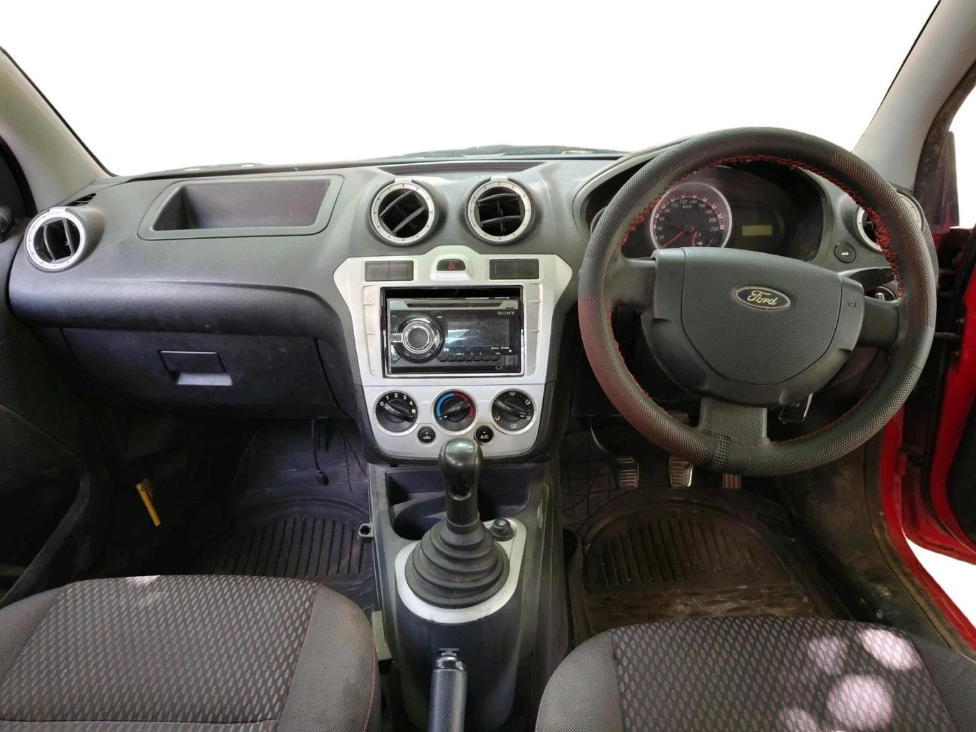 2012 Ford Figo ZXI 1.2 PETROL, Petrol, Manual, 65,352 km, interior