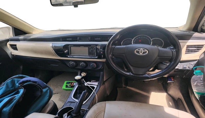 2015 Toyota Corolla Altis JS PETROL, CNG, Manual, 1,39,476 km, interior