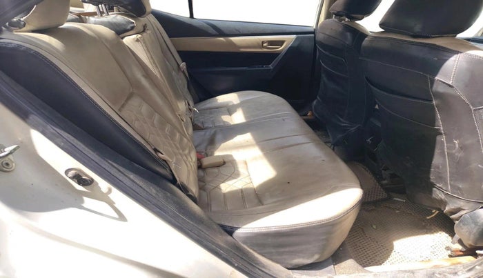 2015 Toyota Corolla Altis JS PETROL, CNG, Manual, 1,39,476 km, interior