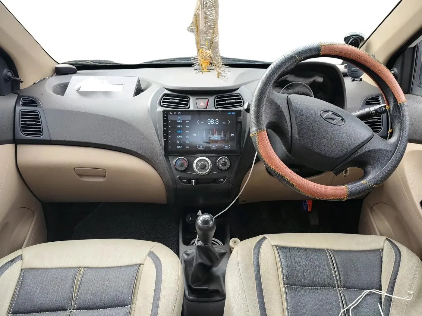 2013 Hyundai Eon MAGNA + LPG, Petrol, Manual, 29,460 km, interior