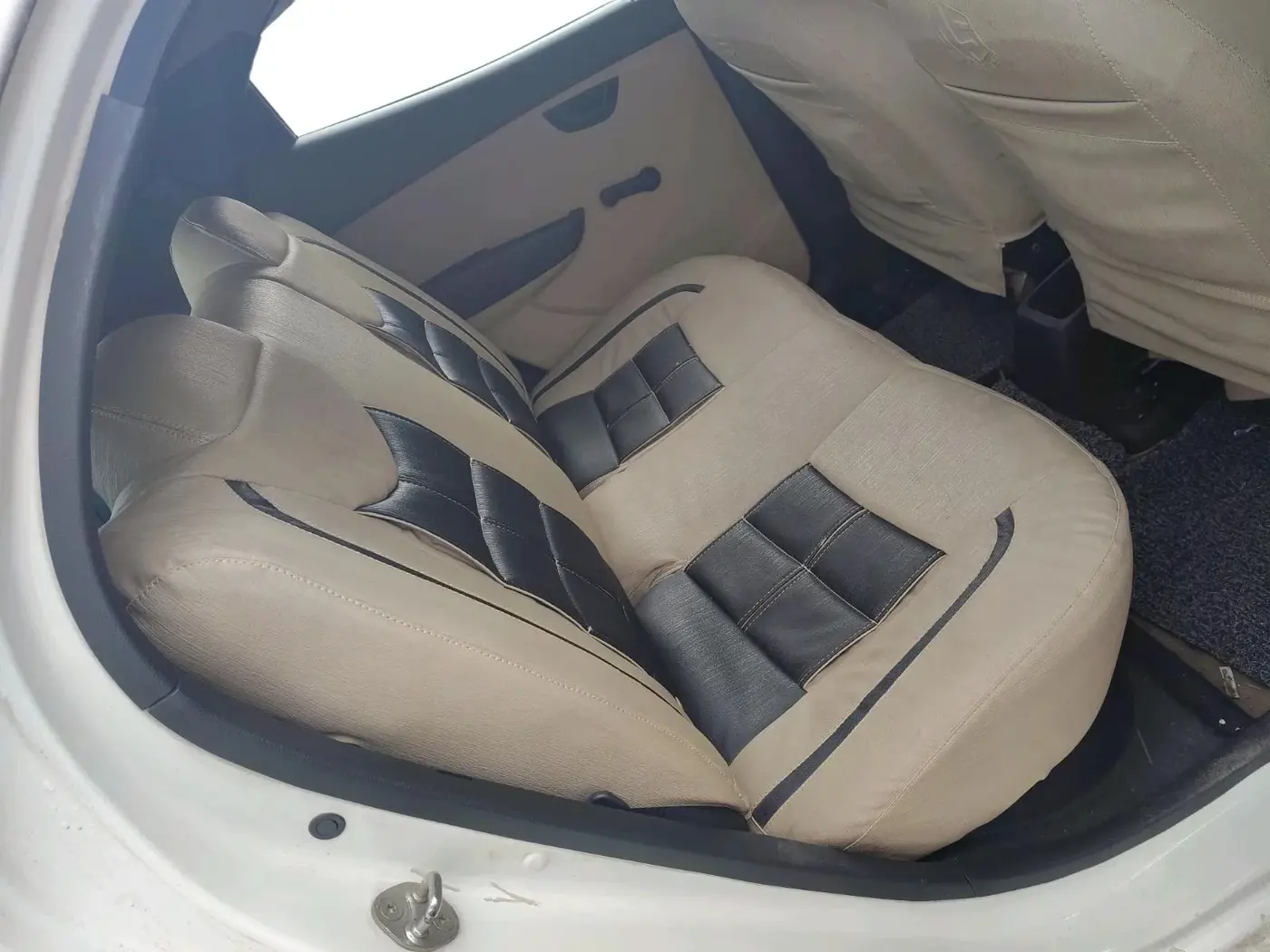 2013 Hyundai Eon MAGNA + LPG, Petrol, Manual, 29,460 km, interior