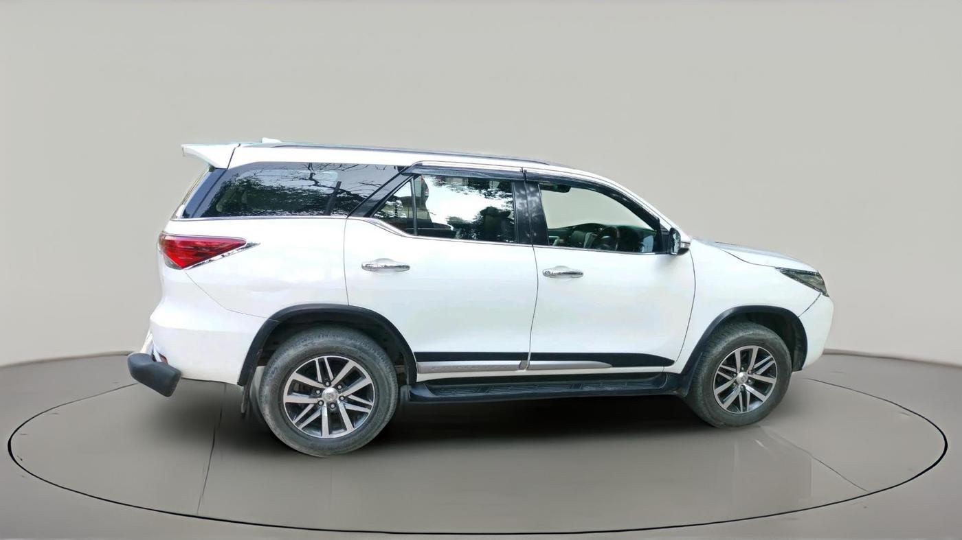 2017 Toyota Fortuner 2.8 4X4 AT, Diesel, Automatic, 1,47,780 km, exterior