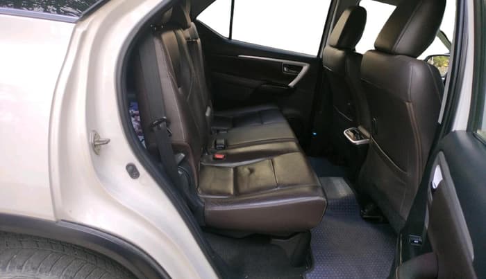 2017 Toyota Fortuner 2.8 4X4 AT, Diesel, Automatic, 1,47,780 km, interior