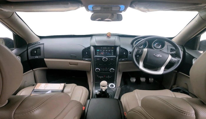 2017 Mahindra XUV500 W10 1.99, Diesel, Manual, 35,357 km, interior