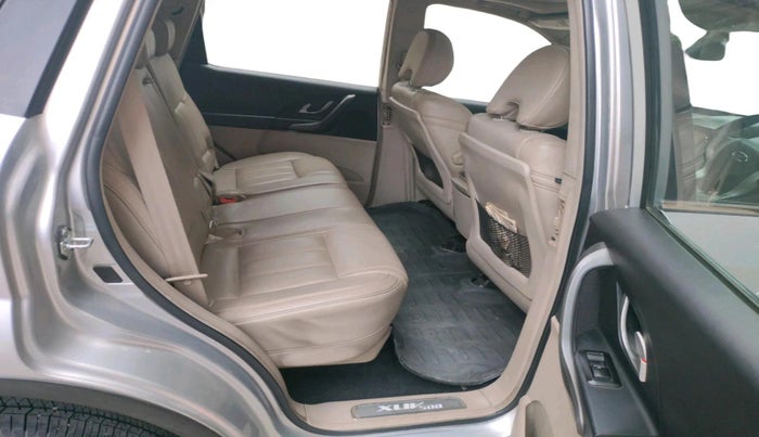 2017 Mahindra XUV500 W10 1.99, Diesel, Manual, 35,357 km, interior