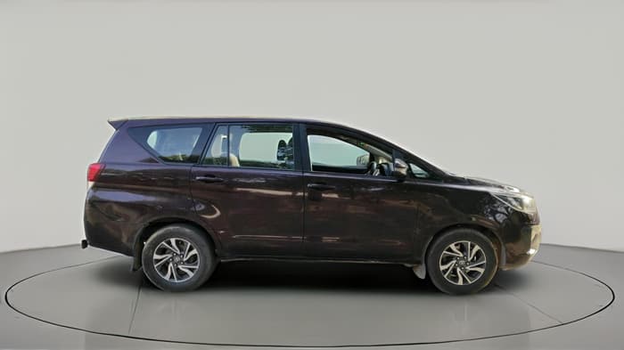 2022 Toyota Innova Crysta 2.7 GX 7 STR MT, Petrol, Manual, 85,000 km, exterior