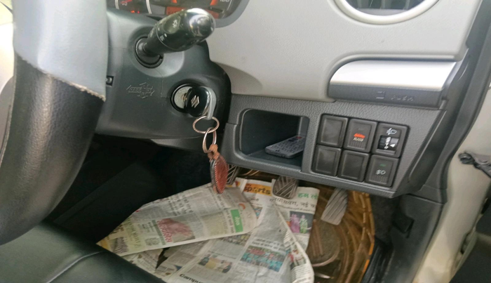 2011 Maruti Wagon R 1.0 VXI, Petrol, Manual, 41,960 km, interior