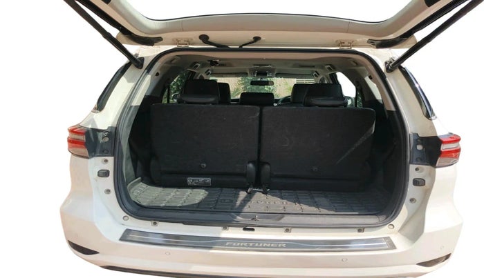 2021 Toyota Fortuner 4X2 MT 2.8 DIESEL, Diesel, Manual, 50,982 km, exterior