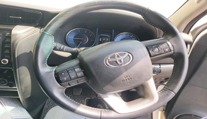 2021 Toyota Fortuner 4X2 MT 2.8 DIESEL, Diesel, Manual, 50,982 km, interior