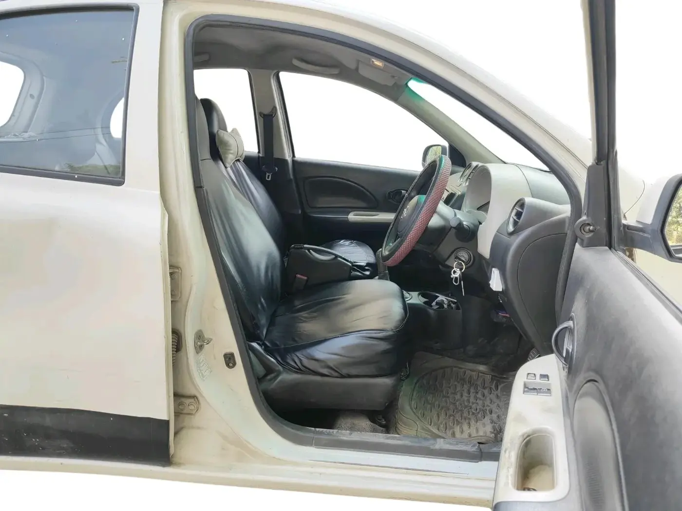 2013 Nissan Micra Active XL, CNG, Manual, 1,61,850 km, interior