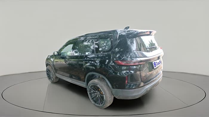 2024 Tata Safari PURE PLUS S DARK EDITION AT, Diesel, Automatic, 26,146 km, exterior