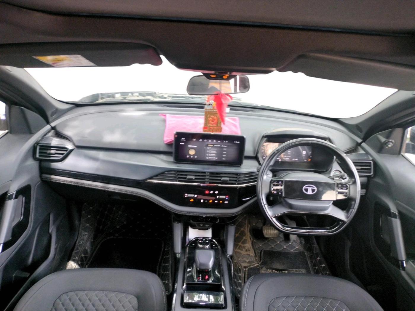 2024 Tata Safari PURE PLUS S DARK EDITION AT, Diesel, Automatic, 26,146 km, interior