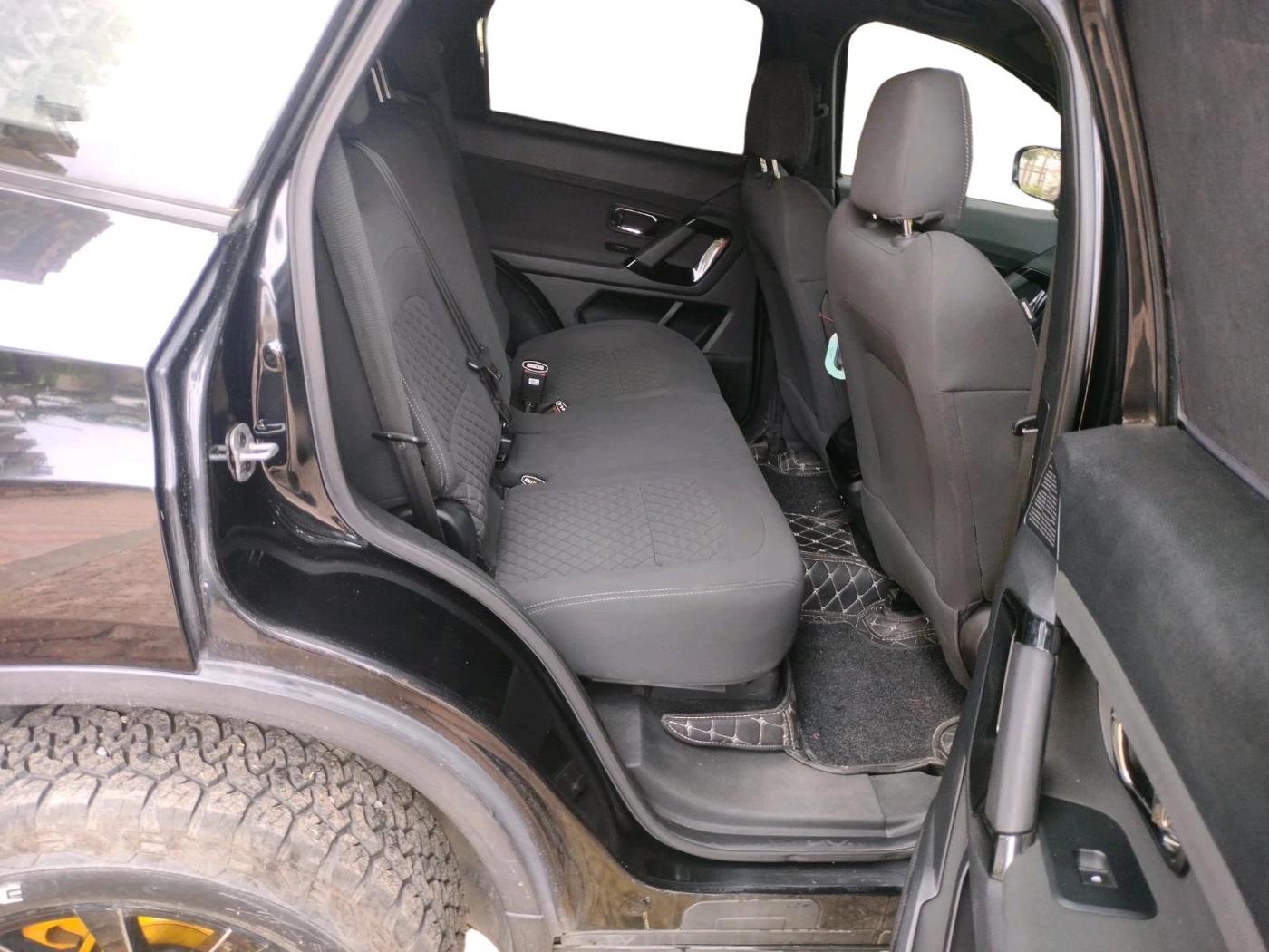 2024 Tata Safari PURE PLUS S DARK EDITION AT, Diesel, Automatic, 26,146 km, interior