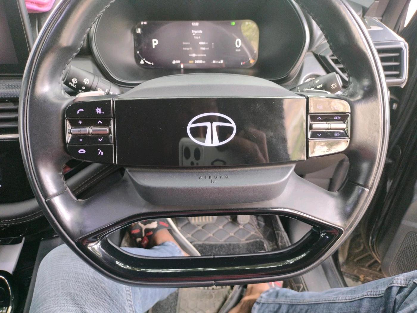 2024 Tata Safari PURE PLUS S DARK EDITION AT, Diesel, Automatic, 26,146 km, interior