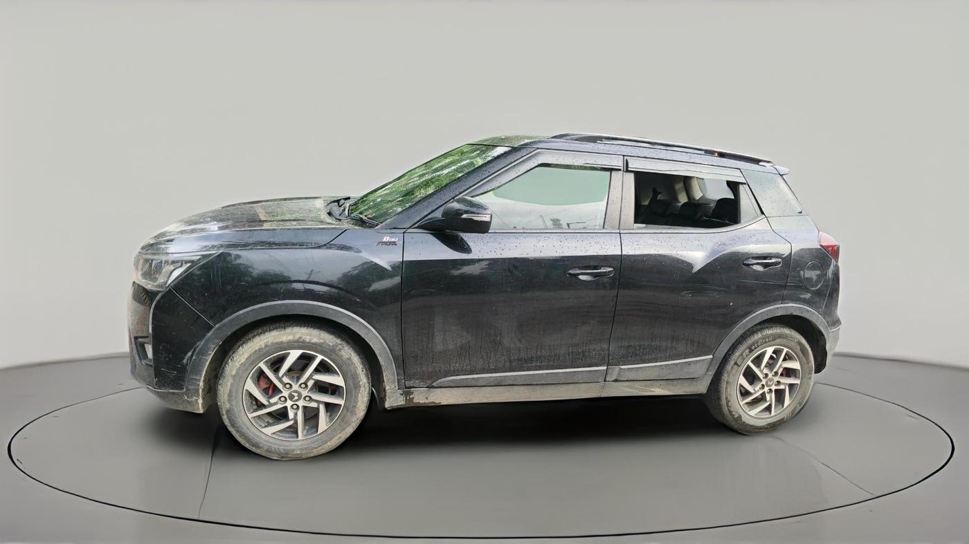 2022 Mahindra XUV300 W8 (O) 1.2 PETROL, Petrol, Manual, 45,000 km, exterior