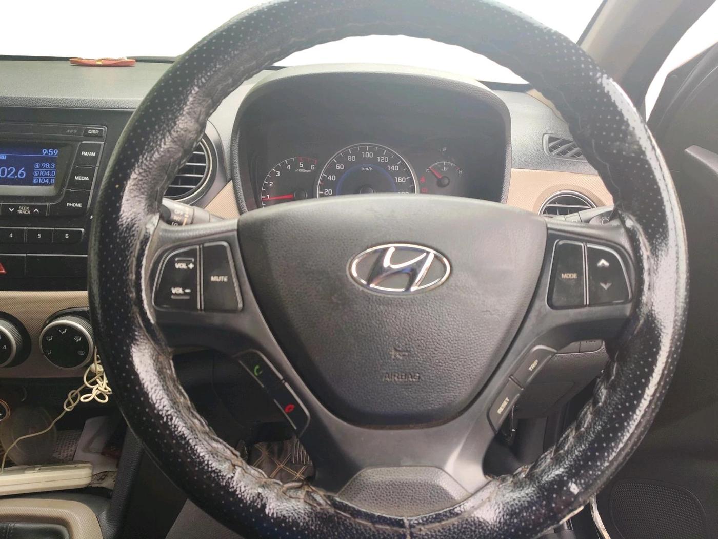 2016 Hyundai Grand i10 SPORTZ 1.1 CRDI, Diesel, Manual, 1,61,155 km, interior