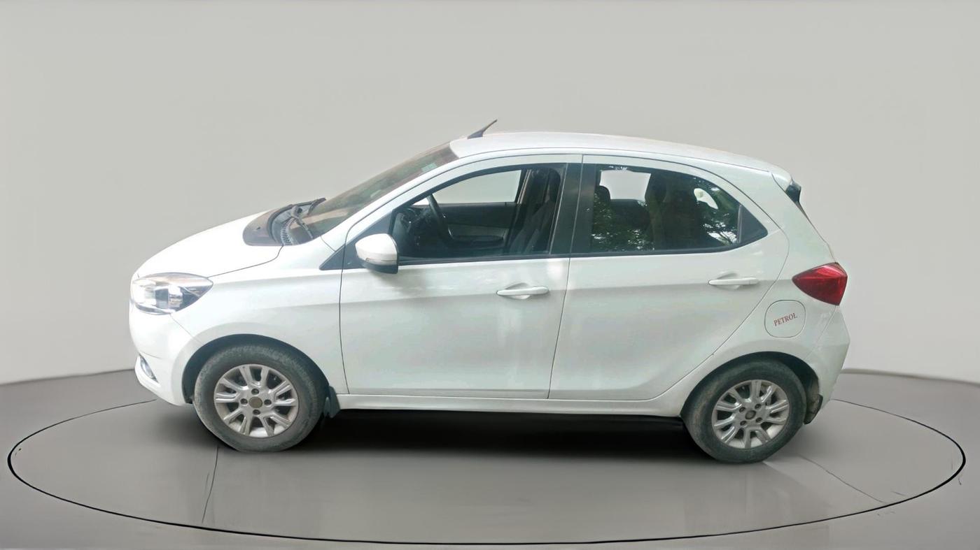 2016 Tata Tiago XZ PETROL, Petrol, Manual, 61,346 km, exterior