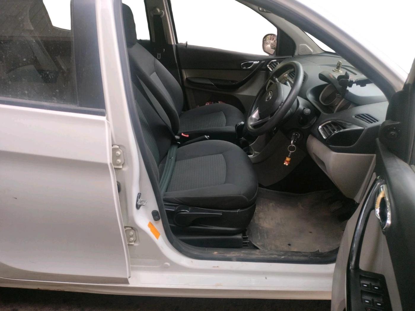 2016 Tata Tiago XZ PETROL, Petrol, Manual, 61,346 km, interior