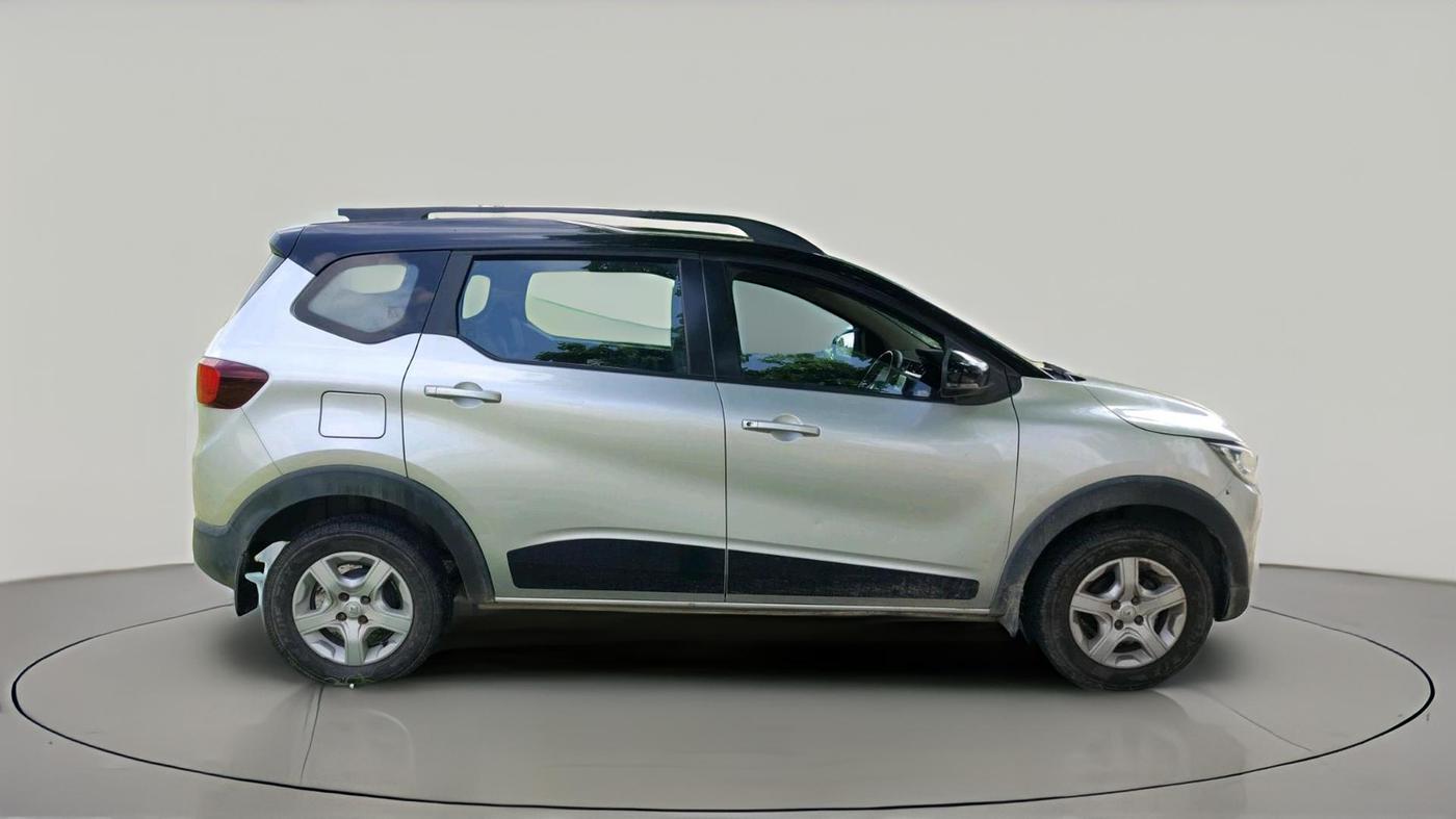2022 Renault TRIBER RXT AMT, Petrol, Automatic, 80,779 km, exterior