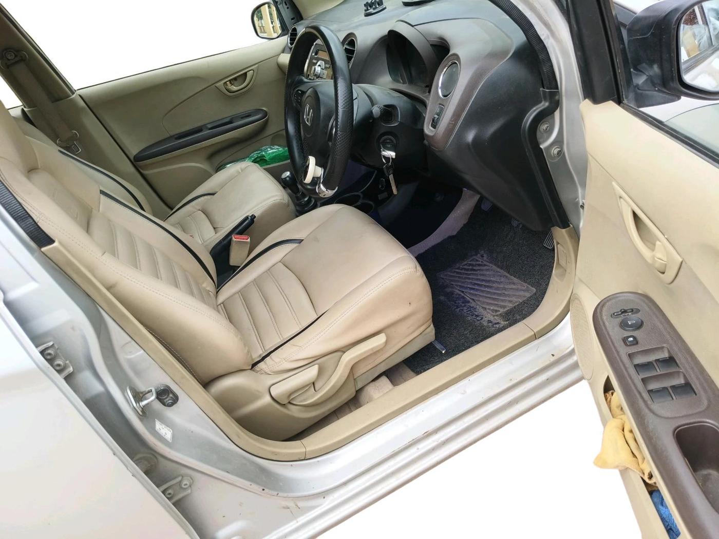 2013 Honda Amaze 1.2L I-VTEC S, CNG, Manual, 93,702 km, interior