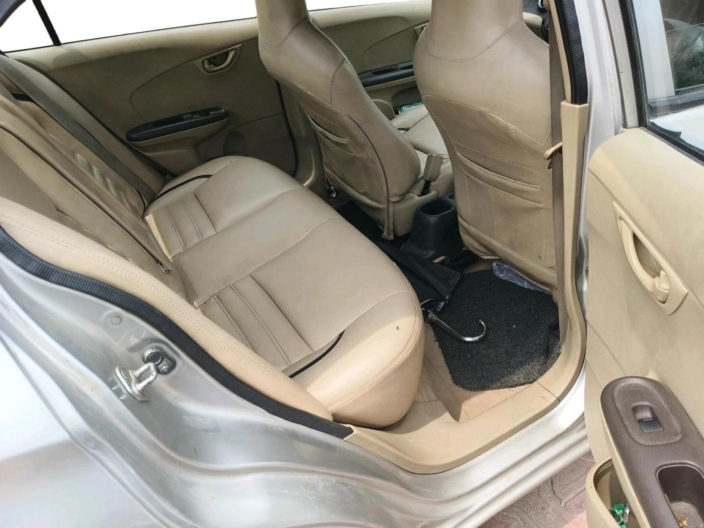 2013 Honda Amaze 1.2L I-VTEC S, CNG, Manual, 93,702 km, interior