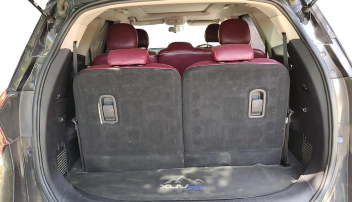 2023 Mahindra XUV700 AX 5 D MT 7 STR, Diesel, Manual, 60,539 km, exterior