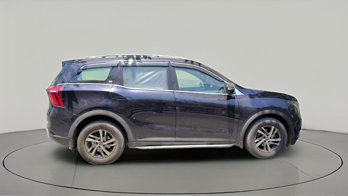 2023 Mahindra XUV700 AX 5 D MT 7 STR, Diesel, Manual, 60,539 km, exterior
