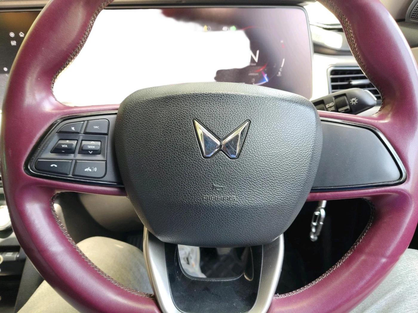 2023 Mahindra XUV700 AX 5 D MT 7 STR, Diesel, Manual, 60,539 km, interior