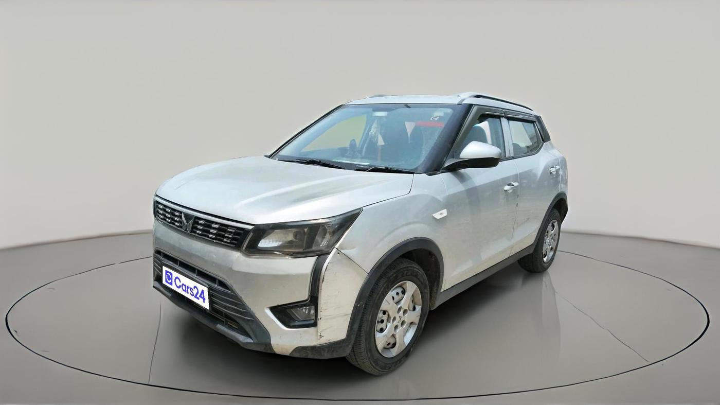 2022 Mahindra XUV300 W4 1.5 DIESEL, Diesel, Manual, 1,59,030 km, exterior