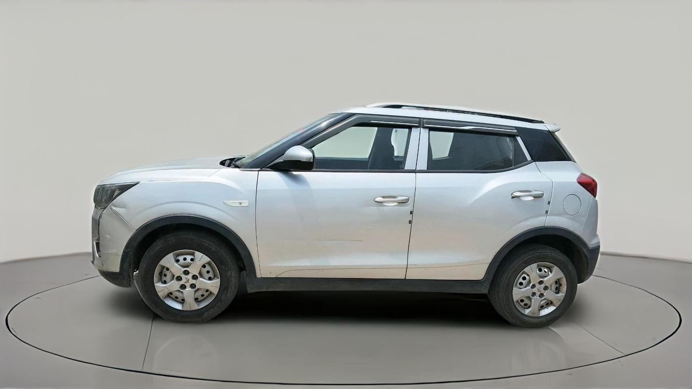 2022 Mahindra XUV300 W4 1.5 DIESEL, Diesel, Manual, 1,59,030 km, exterior