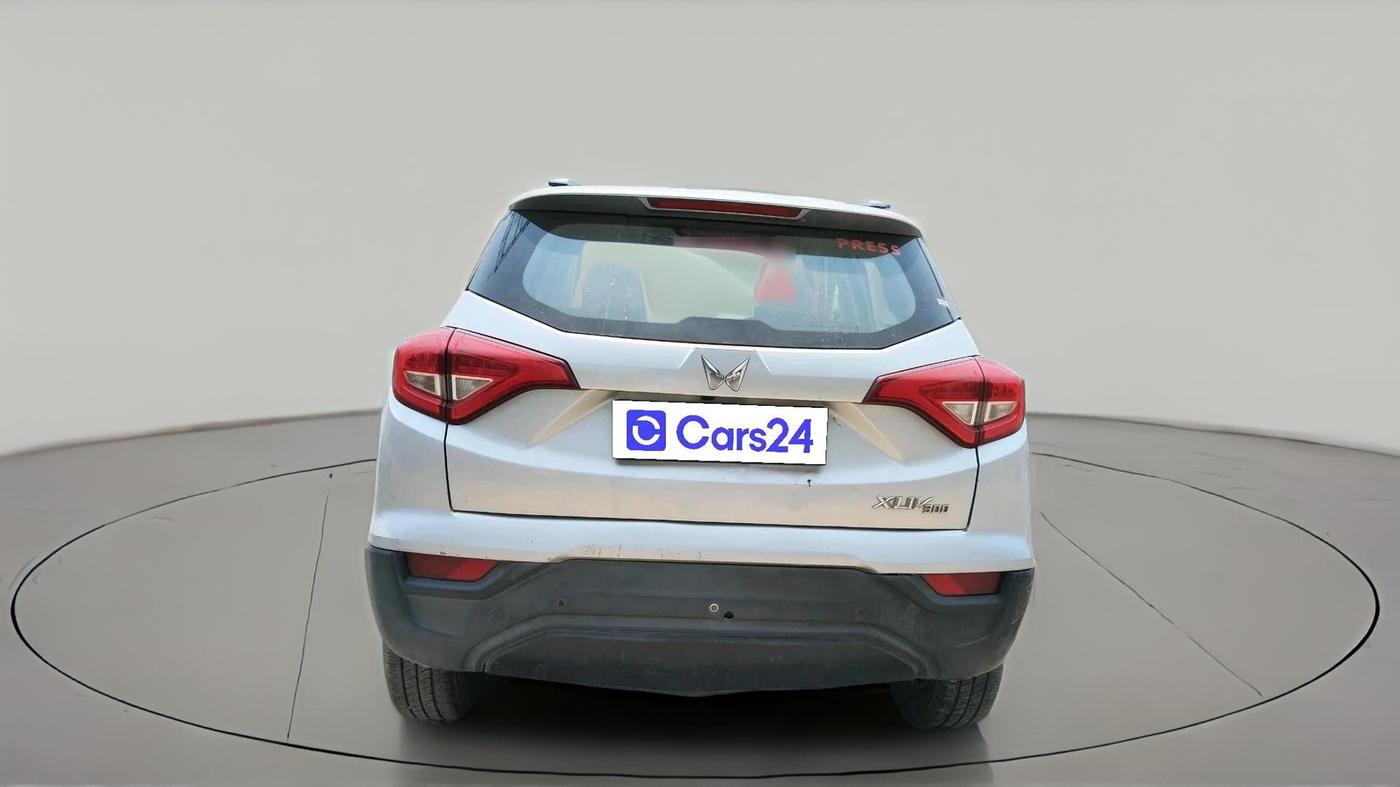 2022 Mahindra XUV300 W4 1.5 DIESEL, Diesel, Manual, 1,59,030 km, exterior